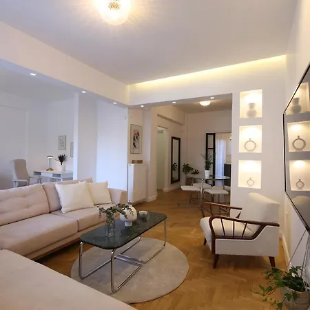 Superb @ Centre Apartment